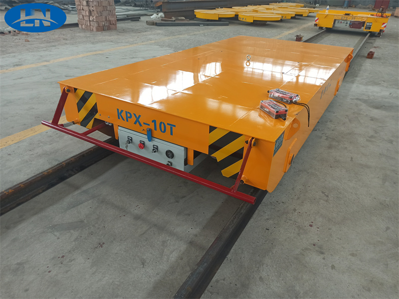 Батерија аутомобил на железницу