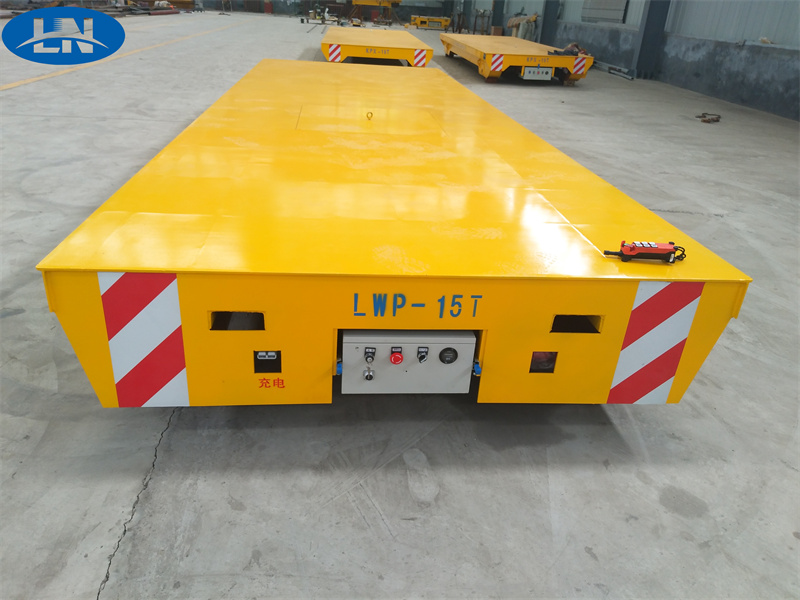 Trackless transport vozilo