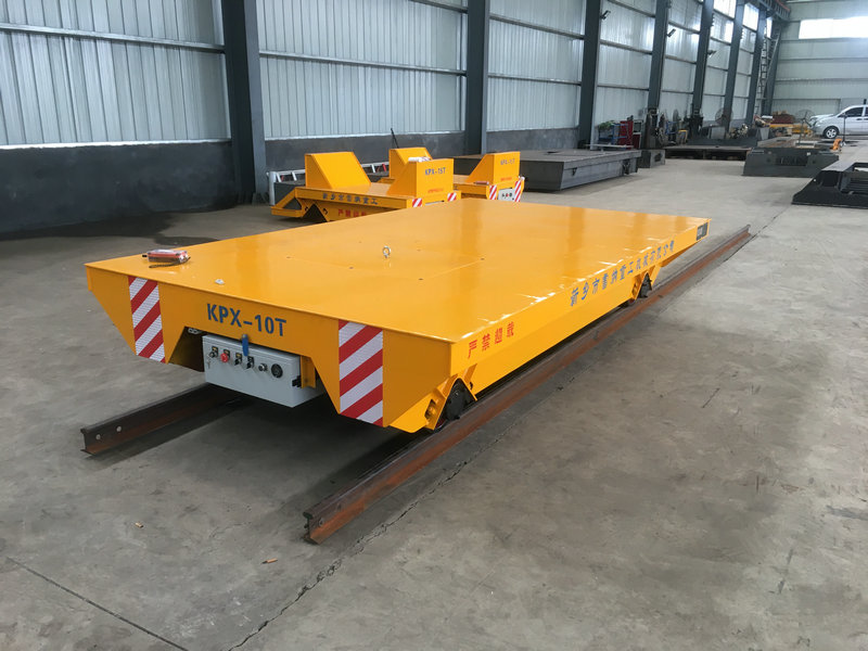 Тешки теретни железнички оперативни материјал за руковање равним колицама