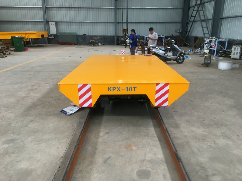 Тешки теретни железнички оперативни материјал за руковање равним колицама