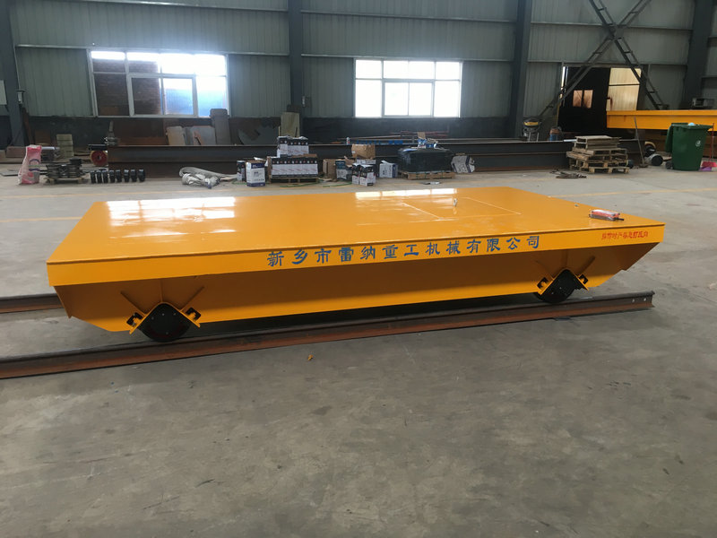 Тешки теретни железнички оперативни материјал за руковање равним колицама