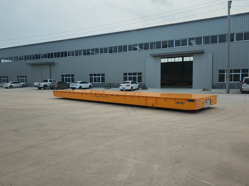 Лако управљање тешким електричним платформом за трансфер без трака