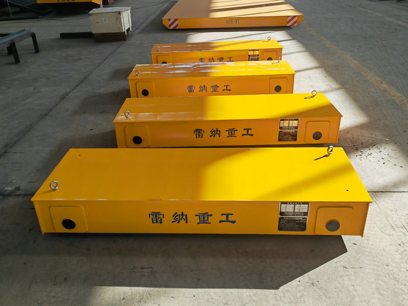 Немоћни железнички трансфер тролеј